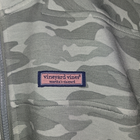 Vineyard Vines Dreamcloth Relaxed Shep Quarter Zip Shirt In Camo Dune Green - Picture 4 of 15